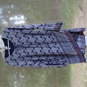 Alya brand dress. Size medium. Like new condition. No stretch in this dress.